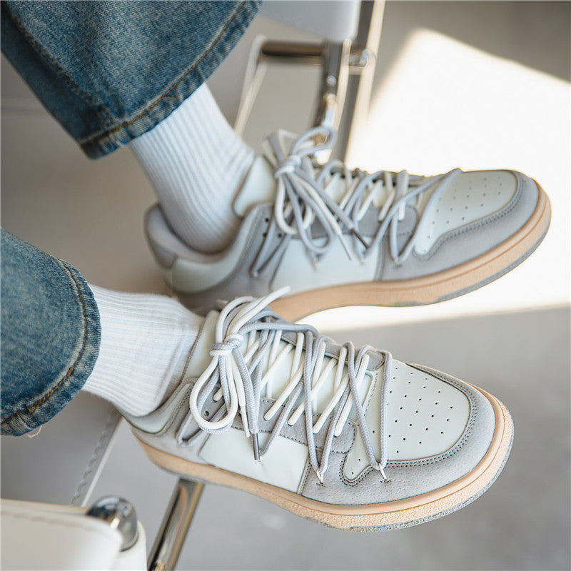 Sneaker casual con suola platform, traspirante e allacciata